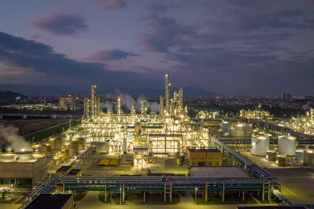 Industrial processing LNG liquefied natural gas plant