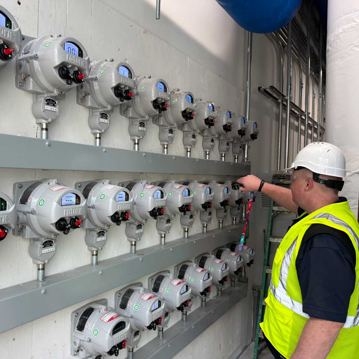 A Remote Energy Center Rotork Control Station for 25 DeZURIK rotary control valves, 2” thru 14”, equipped with Rotork IQT modulating smart MOV’s.